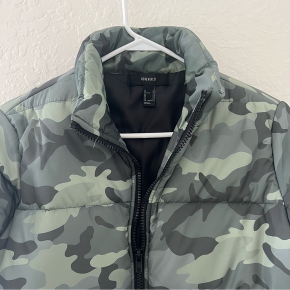 Camo Green Puffer Jacket - Picture 2 of 7